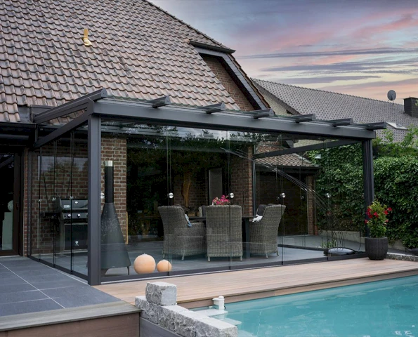 Sommergarten in schwarz