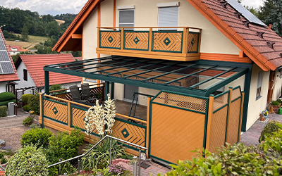 Terrassenüberdachung mit Sichtschutz