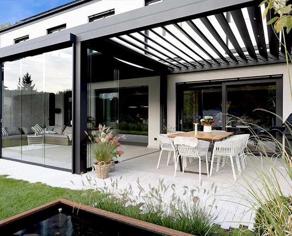 Lamellendach am pool