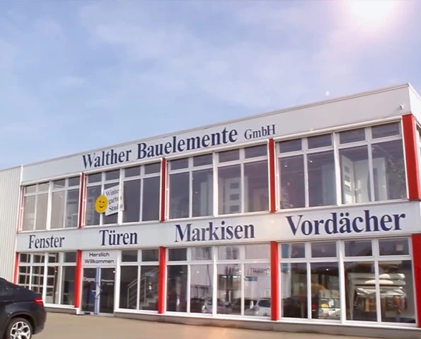 Ausstellung mit Türen und Fenstern