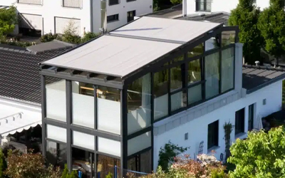Wintergarten auf zweiter Etage mit Überglasmarkisen