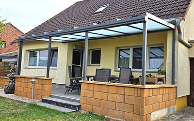 Terrassenüberdachung auf einer Terrasse