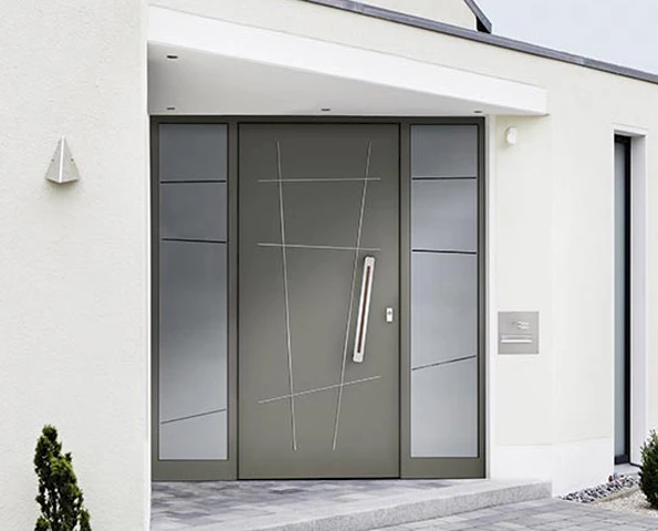Graue modern Haustür