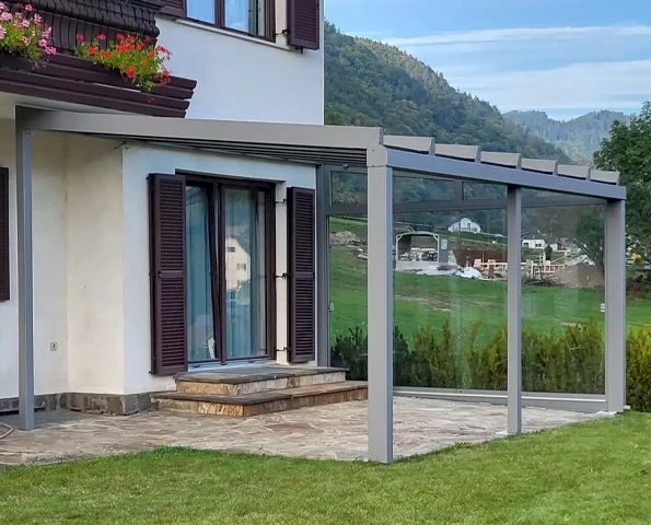 Terrassenüberdachung in grau