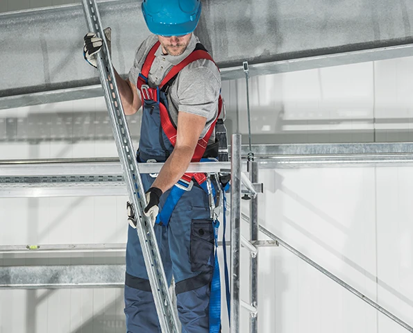 Terrasse von innen fotografiert mit Markisen